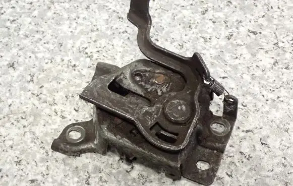 Suzuki Alto Engine bonnet/hood lock/catch