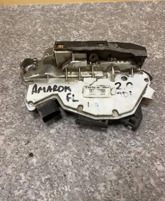 Volkswagen Amarok Front door lock 5N1837015C SA8635