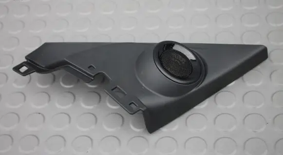 Honda Civic X High frequency speaker in the rear doors 
