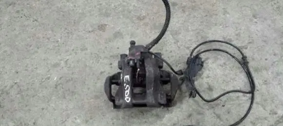 Mercedes-Benz E W211 Rear brake caliper A2214230481