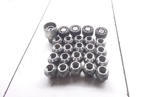 Nissan Navara D23 Nuts/bolts 