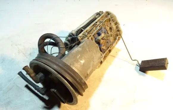 Volkswagen PASSAT B5 Fuel injection high pressure pump 3B0919050