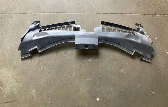 Radiator trim