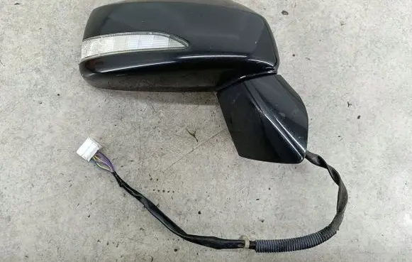 Honda FR-V Front door electric wing mirror 