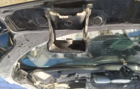 Alfa Romeo 147 Tailgate/trunk/boot hinge