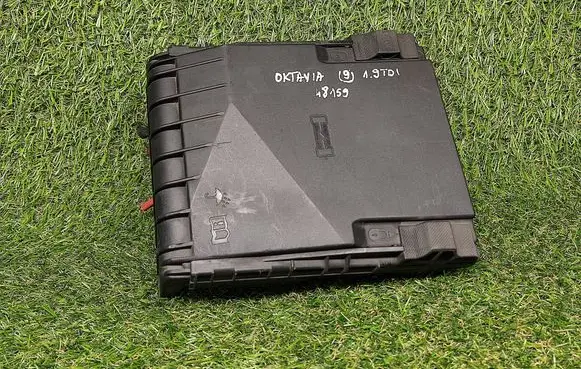 Skoda Octavia Mk2 (1Z) Fuse box set 1K0937125D