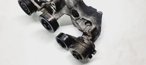Hyundai Tucson TL Generator/alternator bracket 252852F300 252812F001