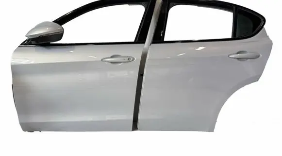 Alfa Romeo Stelvio Front door 