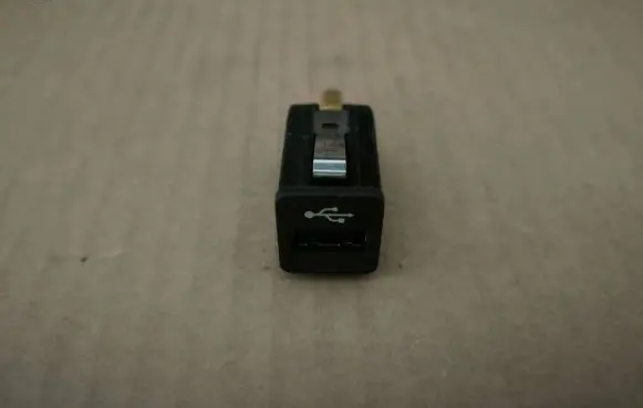 BMW X5 E70 USB socket connector 9167196