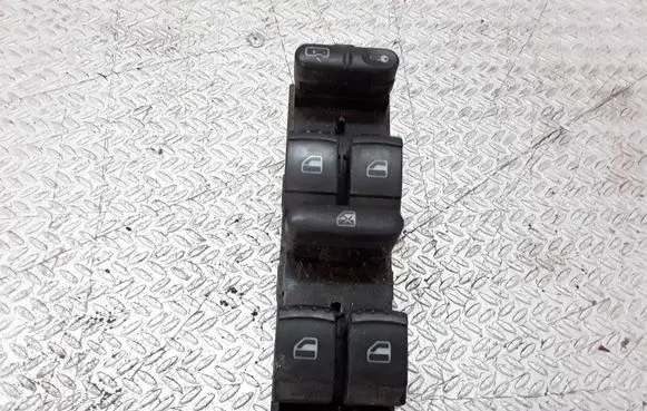 Volkswagen PASSAT B5.5 Electric window control switch 1J4959857D