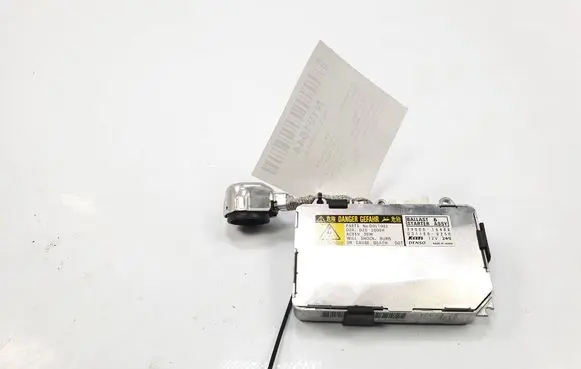 Land Rover Discovery 3 - LR3 Voltage converter inverter 39000-16488