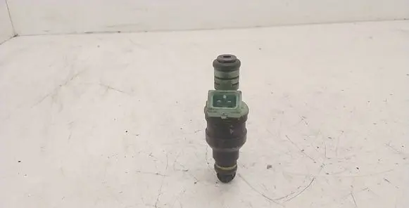 BMW 5 E39 Fuel injector 0280150415