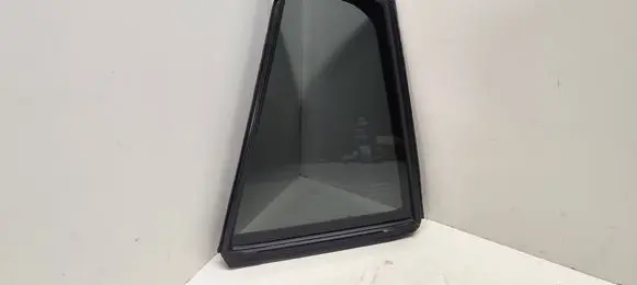 Rear vent window glass
