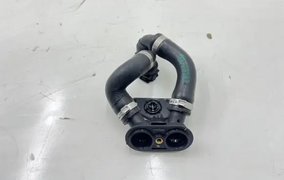 BMW 5 G30 G31 Engine coolant pipe/hose 8780515