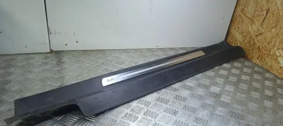 Audi TT TTS Mk2 Side skirt front trim 8J0853492
