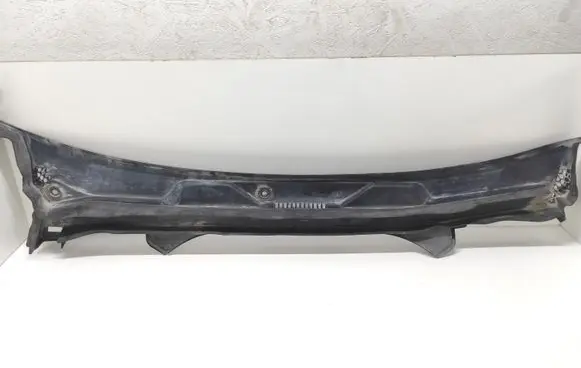 BMW 7 G11 G12 Wiper trim 7357241 11252010