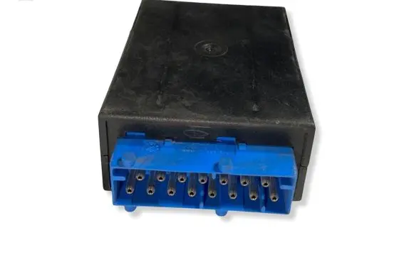 BMW 3 E36 Window wiper relay 8359031 61358359031