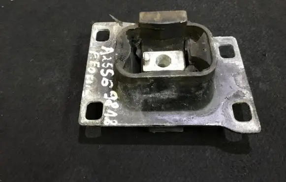 Ford Focus Engine mount bracket 98ab7m121aj 98ab-7m121-aj