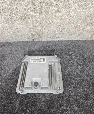 Volkswagen PASSAT B8 Engine control unit/module 04L907309R 0281031066