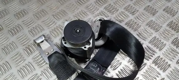 Rear seatbelt
