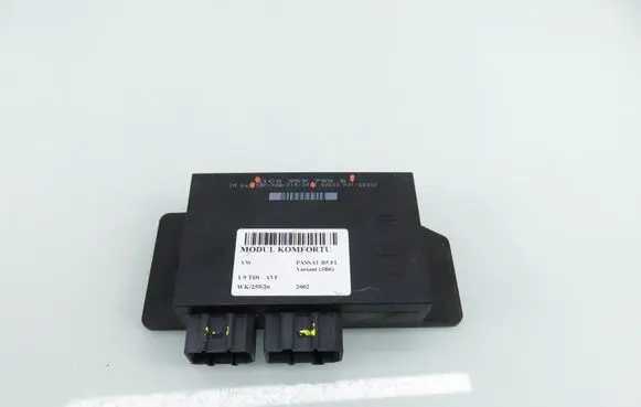 Volkswagen PASSAT B5.5 Central body control module 5DK00821400 1C0959799B