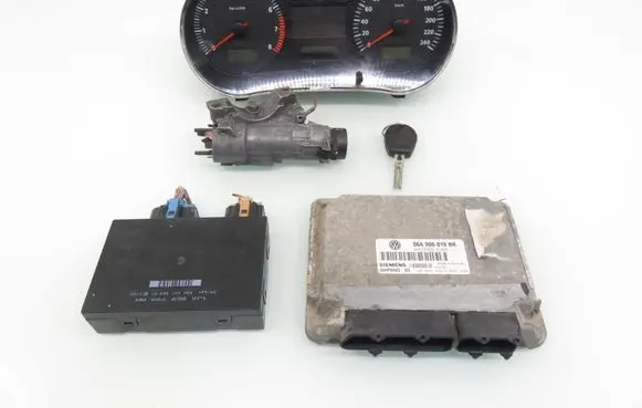 Seat Leon (1M) Engine control unit/module ECU 5WP445703 06A906019BR 1J0959799AH