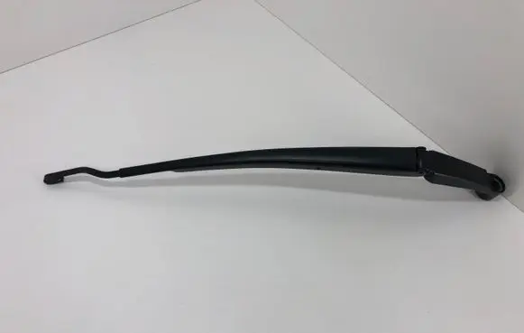 Toyota RAV 4 (XA40) Front wiper blade arm