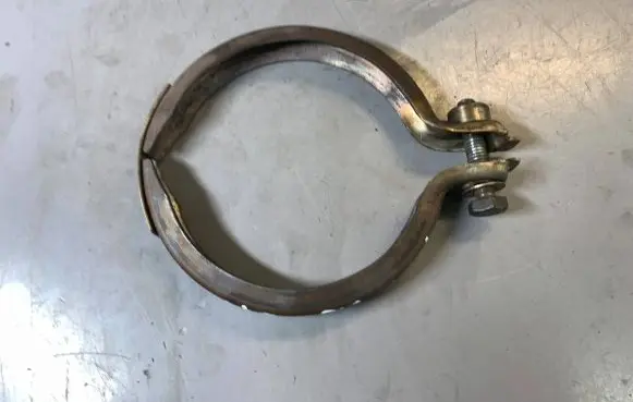 BMW 5 F10 F11 Muffler pipe connector clamp 11658518404 8518404