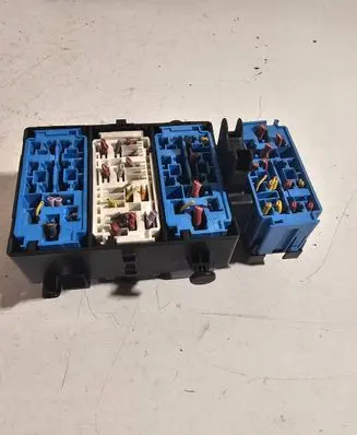 Renault Espace - Grand espace IV Fuse module 8200003634