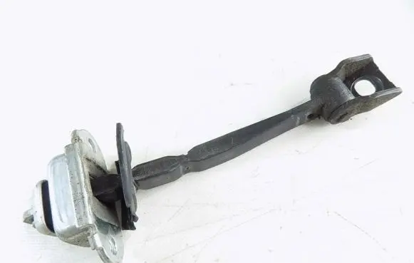 Skoda Octavia Mk2 (1Z) Front door check strap stopper