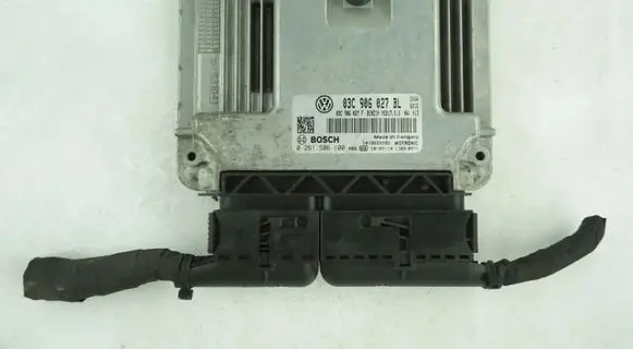 Volkswagen Tiguan Engine control unit/module 0261S06100 03C906027BL
