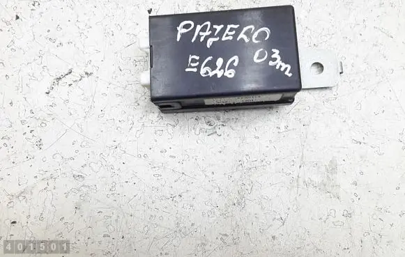 Mitsubishi Pajero Wing mirror control module mr583832