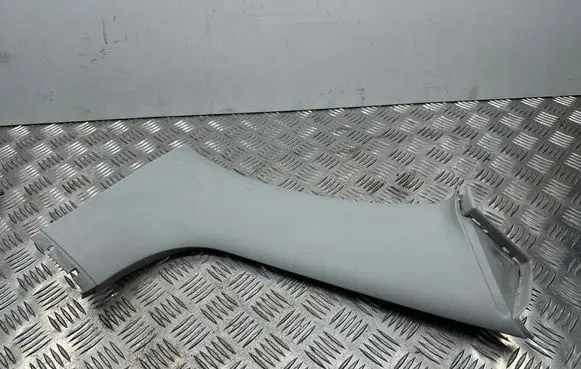 Skoda Octavia Mk2 (1Z) (D)pillar trim (top) 1Z9867247 1Z9867247E
