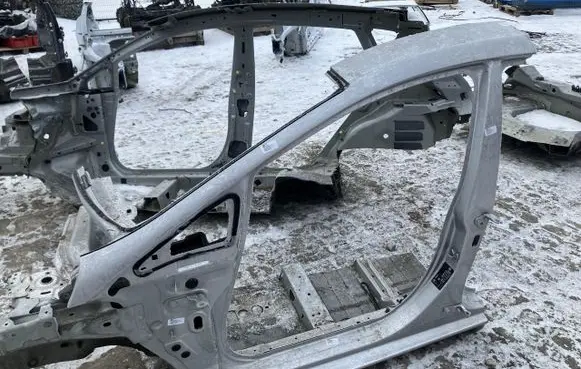 Ford Fiesta Front bodywork piece DG16553