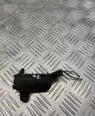 Mazda Premacy Windscreen/windshield washer pump