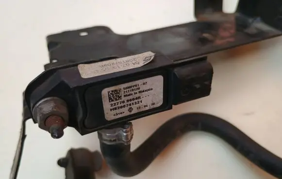 Iveco Daily 4th gen Exhaust gas pressure sensor 227709604R H8200741321