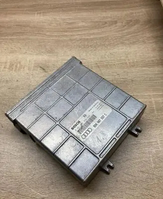 Audi A4 S4 B5 8D Engine control unit/module ECU 8D0907557C 0261203938