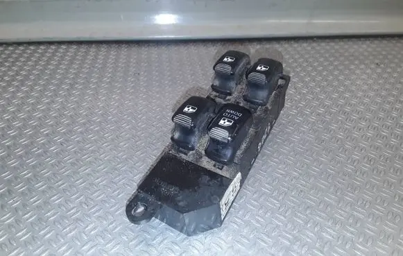 Hyundai Santa Fe Electric window control switch 9357026100
