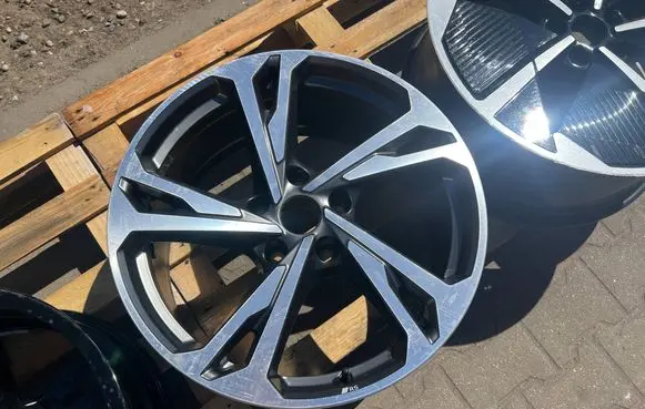 Audi Q6 e-tron R20 alloy rim 85H601025M