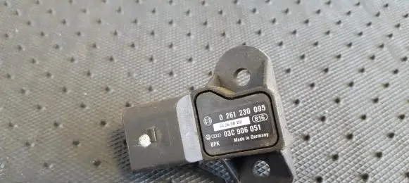 Volkswagen Polo Air pressure sensor 0261230095 03c906051