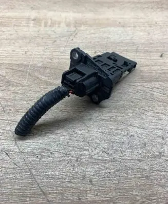 Nissan Qashqai Mass air flow meter 93450753