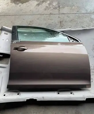 Volkswagen Golf VI Front door