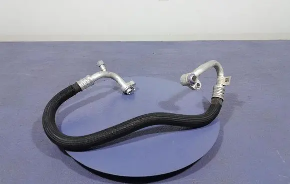 BMW X6 M Air conditioning (A/C) pipe/hose 6993263