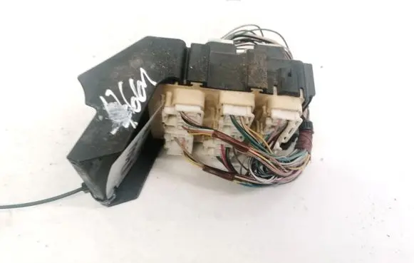 Toyota Corolla Verso AR10 Fuse box set 8273405030 82734-05030