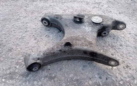 BMW 5 E39 Rear upper control arm/wishbone 1091485