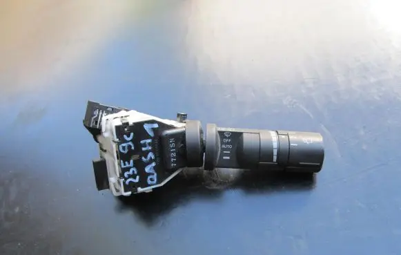 Nissan Qashqai Wiper control stalk 7721SN