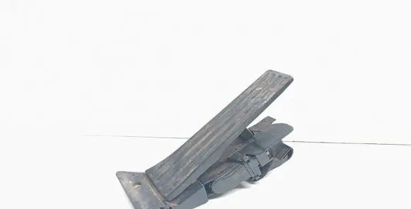 Accelerator throttle pedal