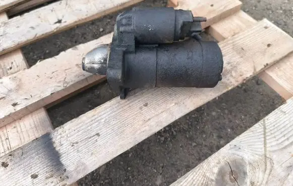 Opel Vivaro Starter motor