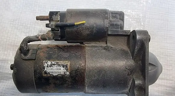 Opel Insignia A Starter motor 55352882