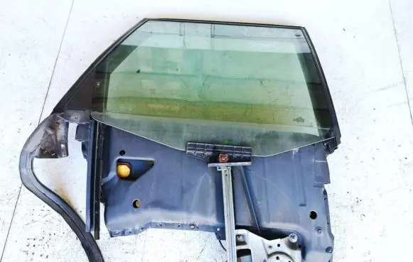 Audi A6 S6 C4 4A Rear door window/glass frame 